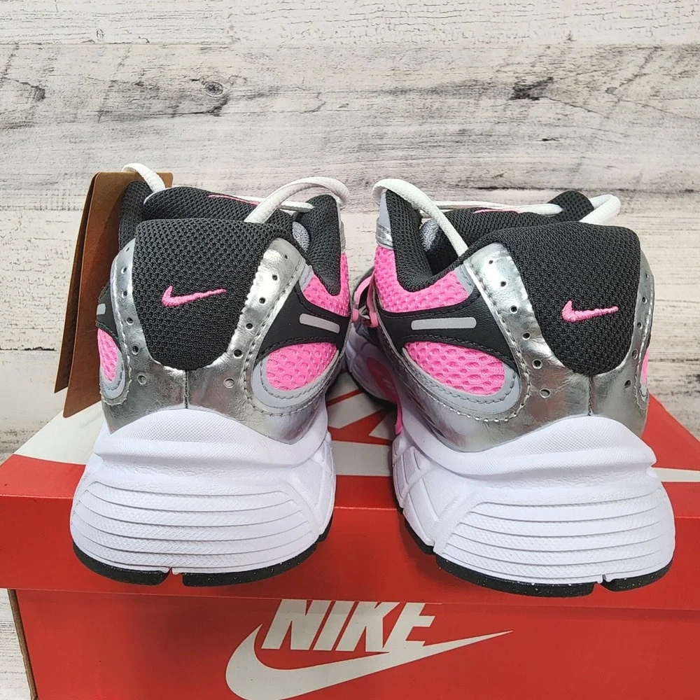 Nike V5 RNR Running Shoes Women Size 7 Pink Spell Black Silver HQ7901 601 NWB